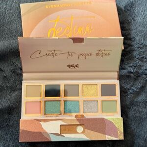 Alamar Cosmetics Destino Eyeshadow Palette